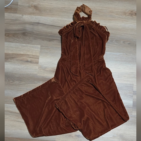 Anthropologie Pants - NWT (Flawed) Anthropologie Kristinit Gold Velvet Wide Leg Jumpsuit